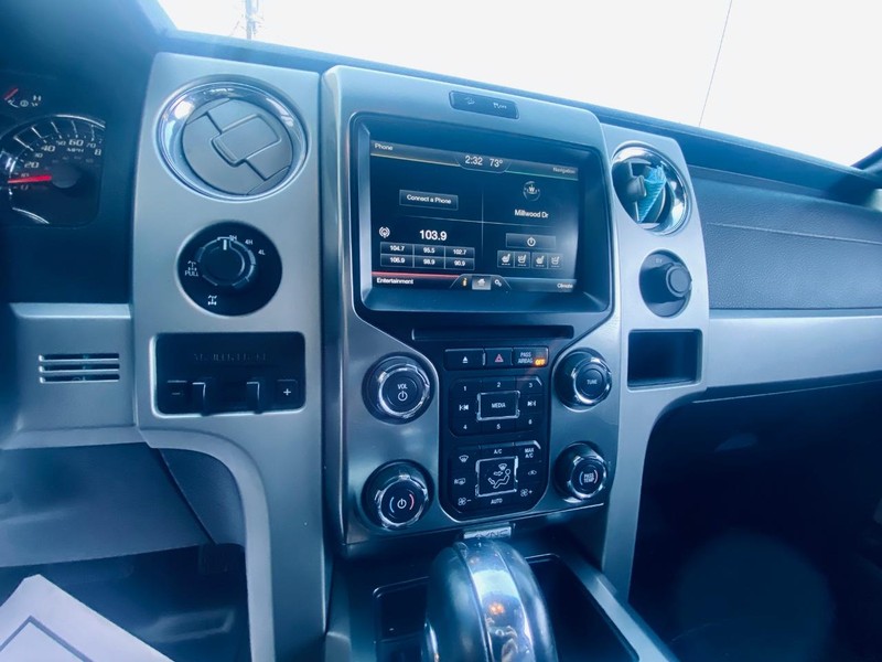 Ford F-150 Vehicle Full-screen Gallery Image 25
