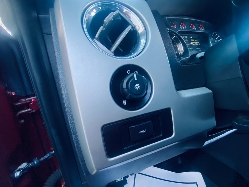 Ford F-150 Vehicle Full-screen Gallery Image 27