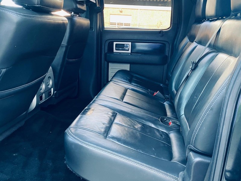 Ford F-150 Vehicle Full-screen Gallery Image 14