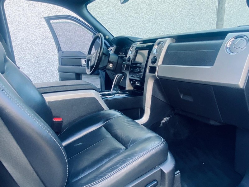 Ford F-150 Vehicle Full-screen Gallery Image 22