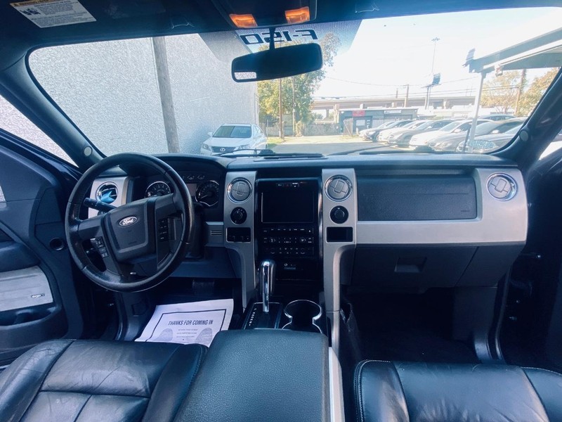 Ford F-150 Vehicle Full-screen Gallery Image 24