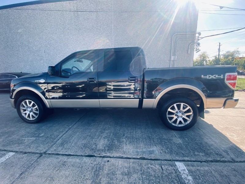 Ford F-150 Vehicle Full-screen Gallery Image 02