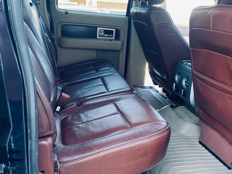 Ford F-150 Vehicle Full-screen Gallery Image 17