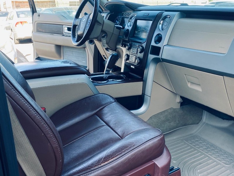 Ford F-150 Vehicle Full-screen Gallery Image 19
