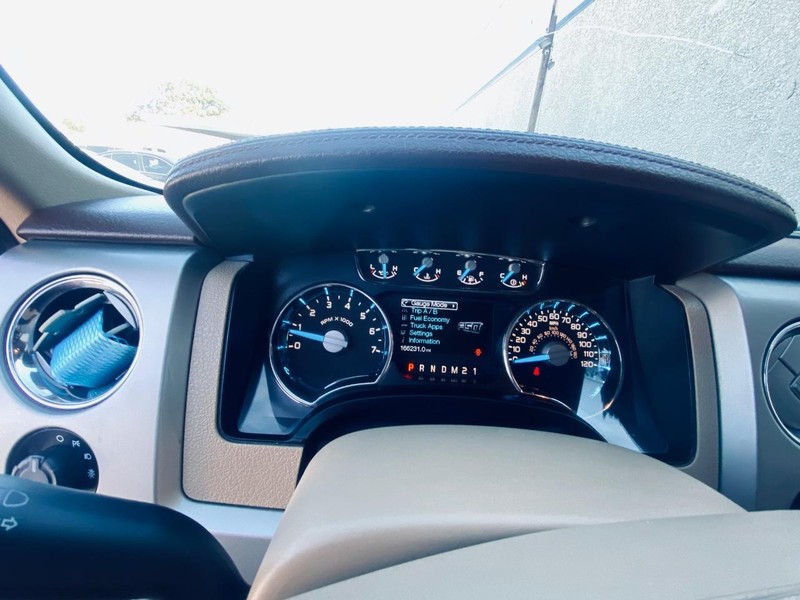 Ford F-150 Vehicle Full-screen Gallery Image 25