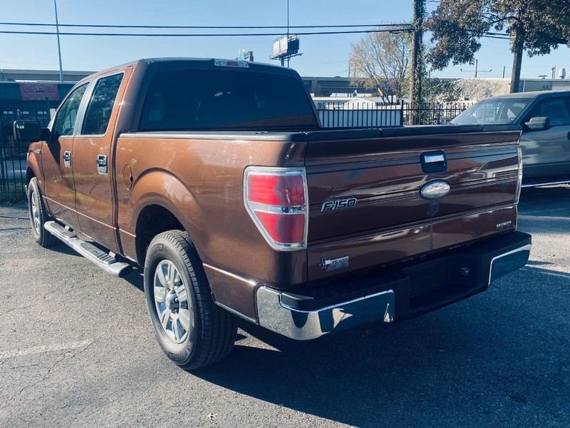 Ford F-150 Vehicle Full-screen Gallery Image 03