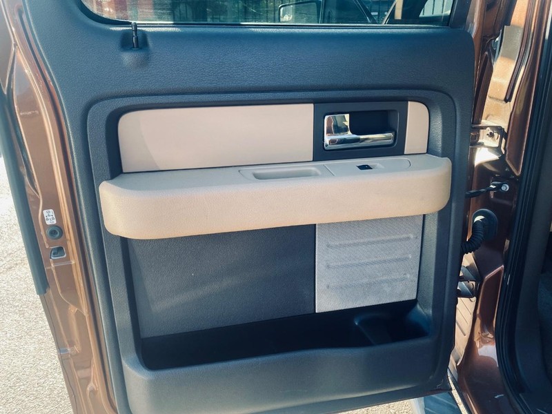 Ford F-150 Vehicle Full-screen Gallery Image 13