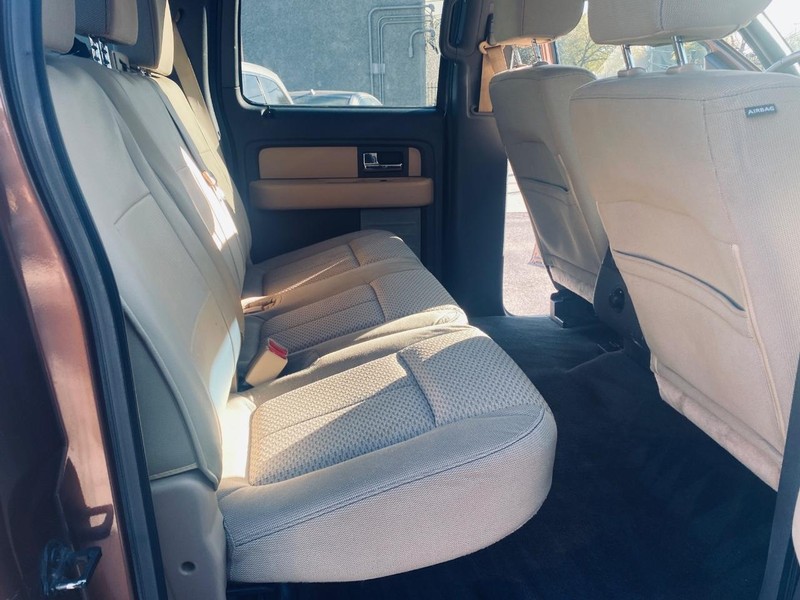 Ford F-150 Vehicle Full-screen Gallery Image 17