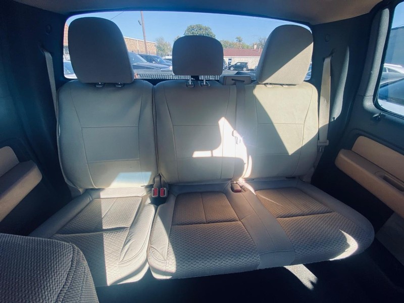 Ford F-150 Vehicle Full-screen Gallery Image 21