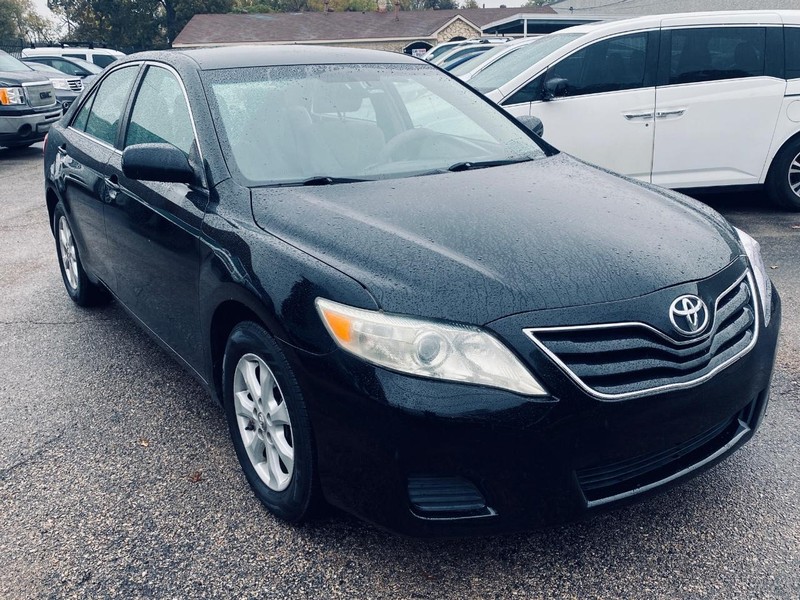 Toyota Camry Vehicle Full-screen Gallery Image 08