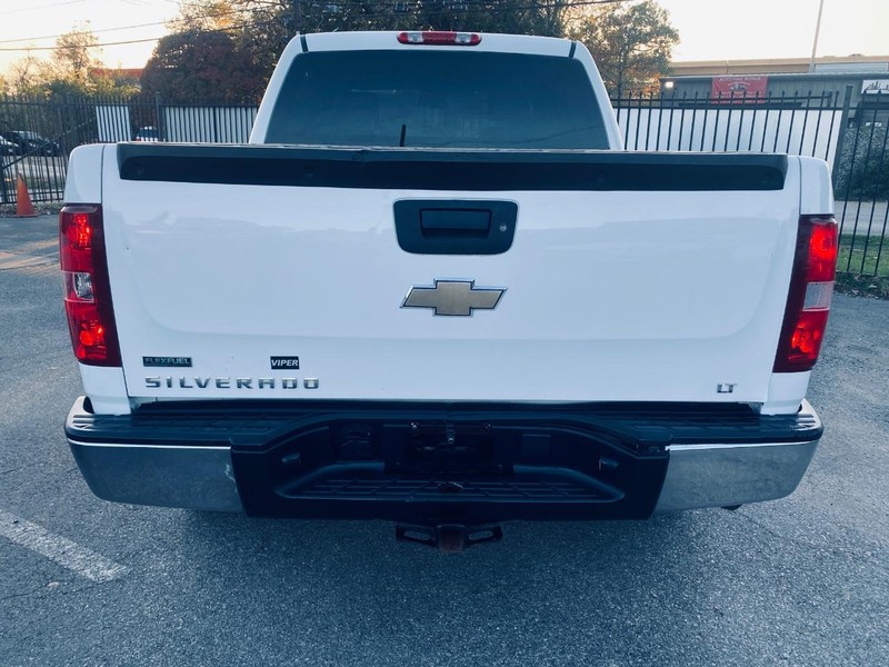Chevrolet Silverado 1500 Vehicle Full-screen Gallery Image 04