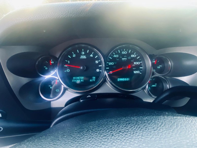 Chevrolet Silverado 1500 Vehicle Full-screen Gallery Image 24