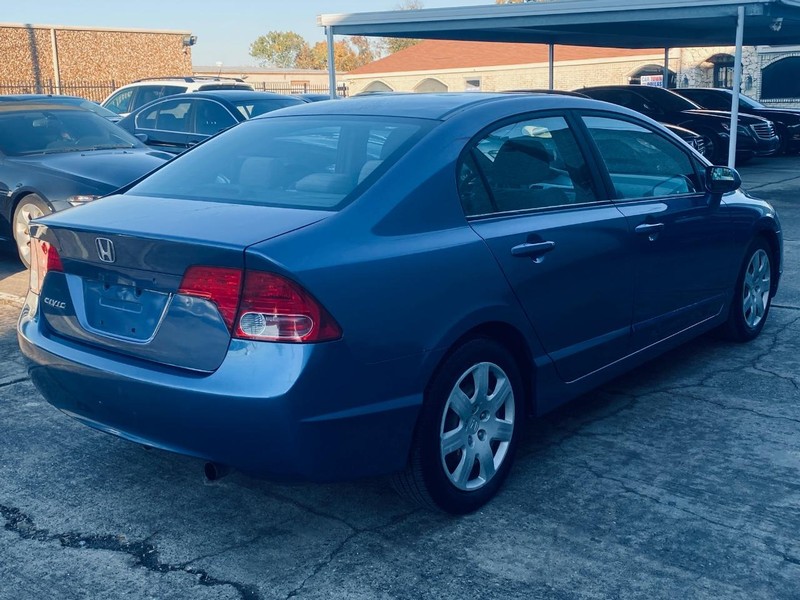 Honda Civic Sedan Vehicle Full-screen Gallery Image 03