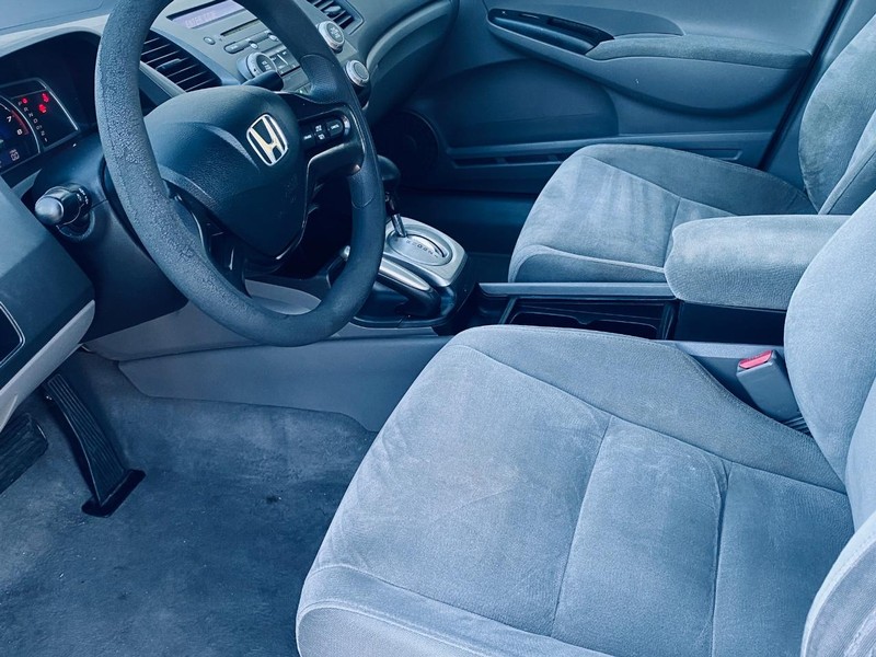 Honda Civic Sedan Vehicle Full-screen Gallery Image 12