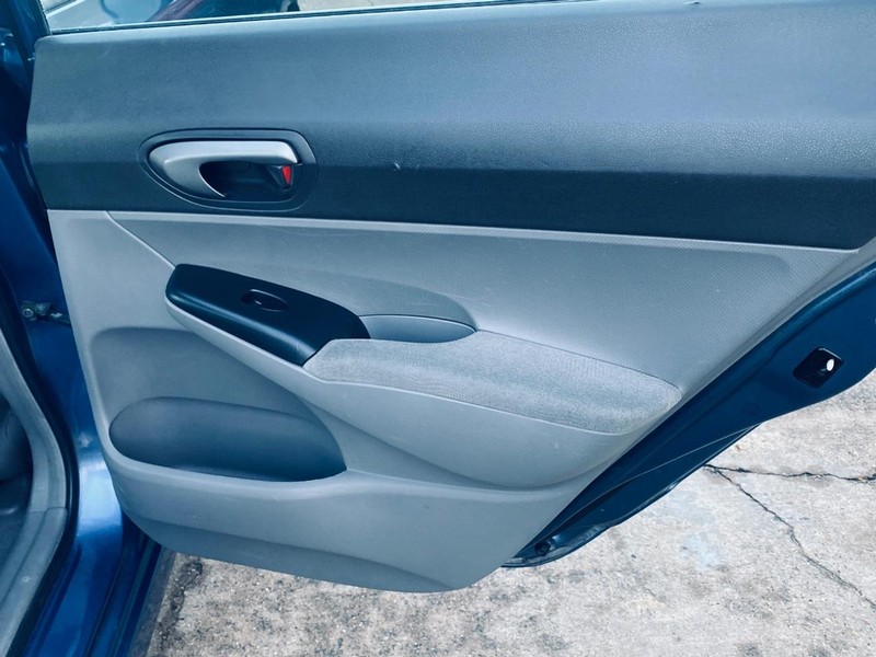Honda Civic Sedan Vehicle Full-screen Gallery Image 16