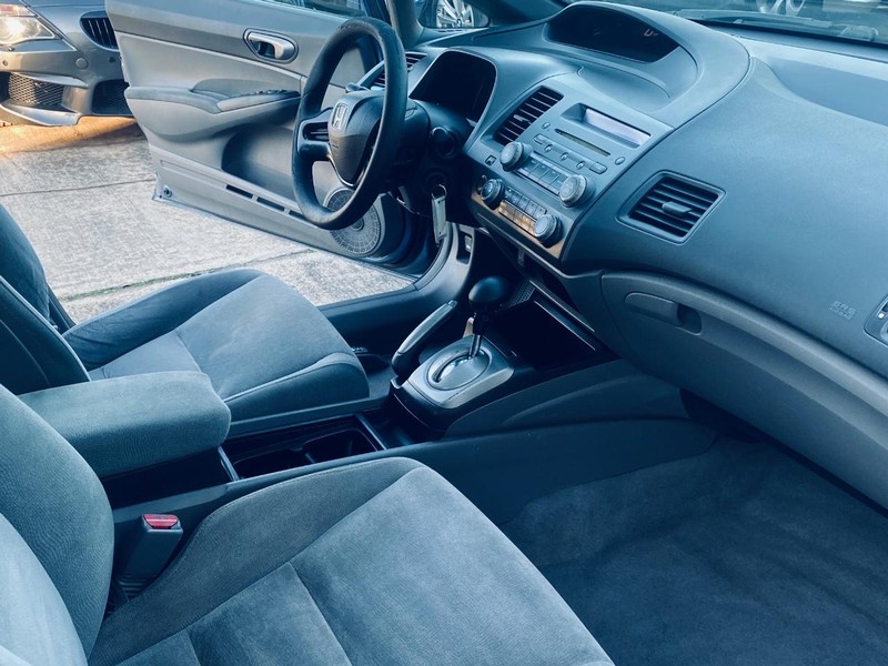 Honda Civic Sedan Vehicle Full-screen Gallery Image 19
