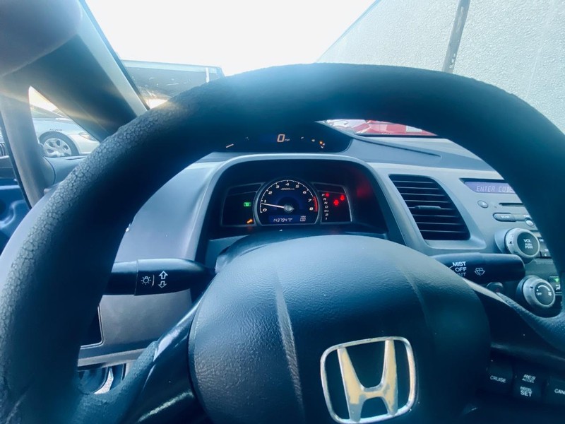 Honda Civic Sedan Vehicle Full-screen Gallery Image 23