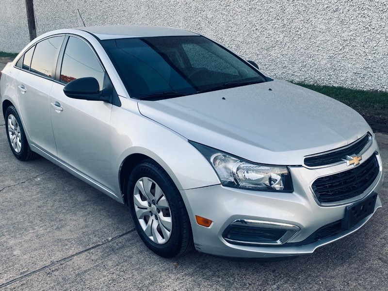 Chevrolet Cruze Limited Vehicle Full-screen Gallery Image 03