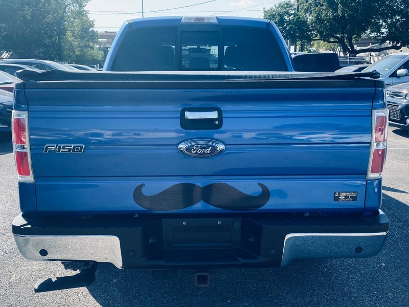 Ford F-150 Vehicle Full-screen Gallery Image 04