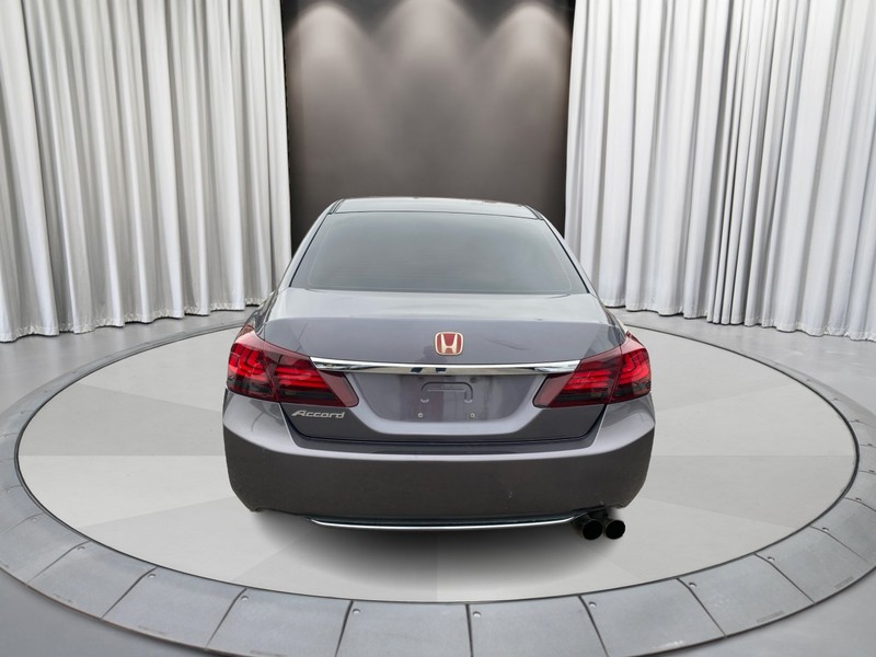 Honda Accord Sedan Vehicle Full-screen Gallery Image 04