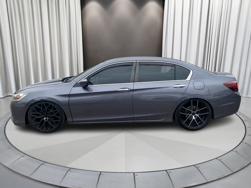 Honda Accord Sedan Vehicle Full-screen Gallery Image 07
