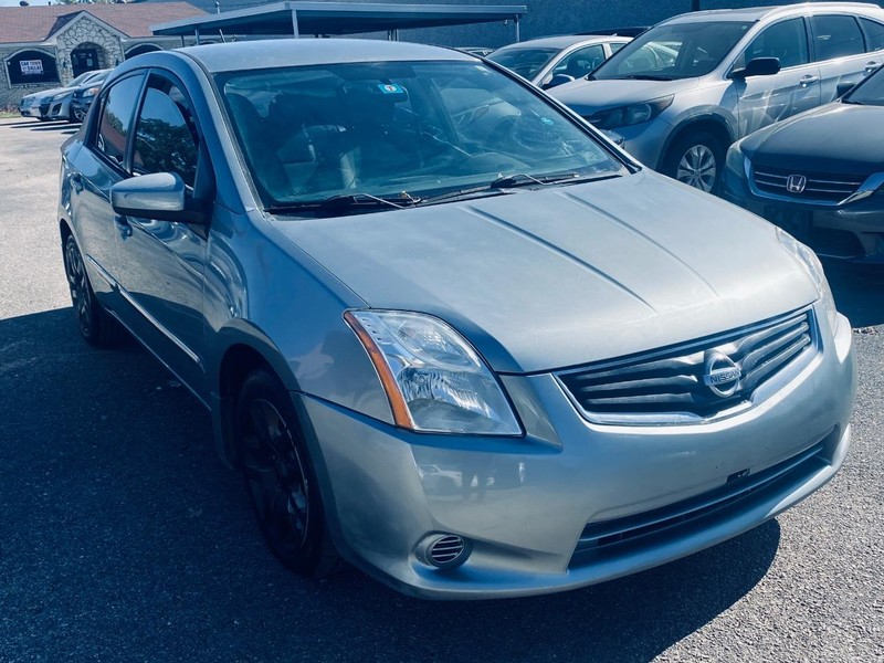 Nissan Sentra Vehicle Full-screen Gallery Image 08