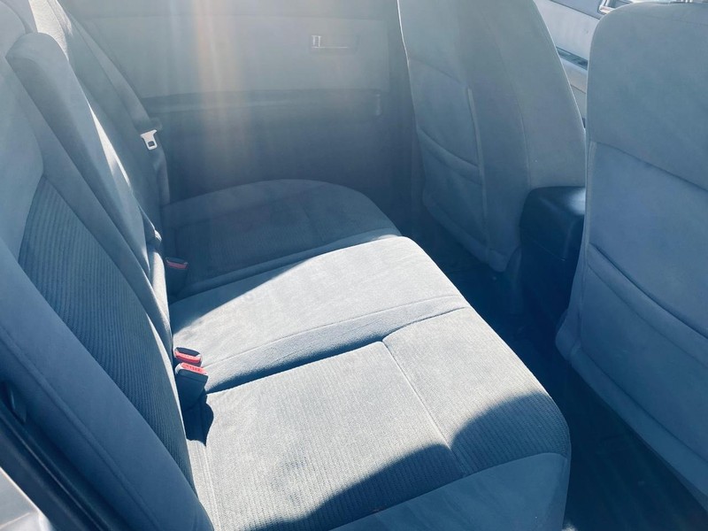 Nissan Sentra Vehicle Full-screen Gallery Image 17