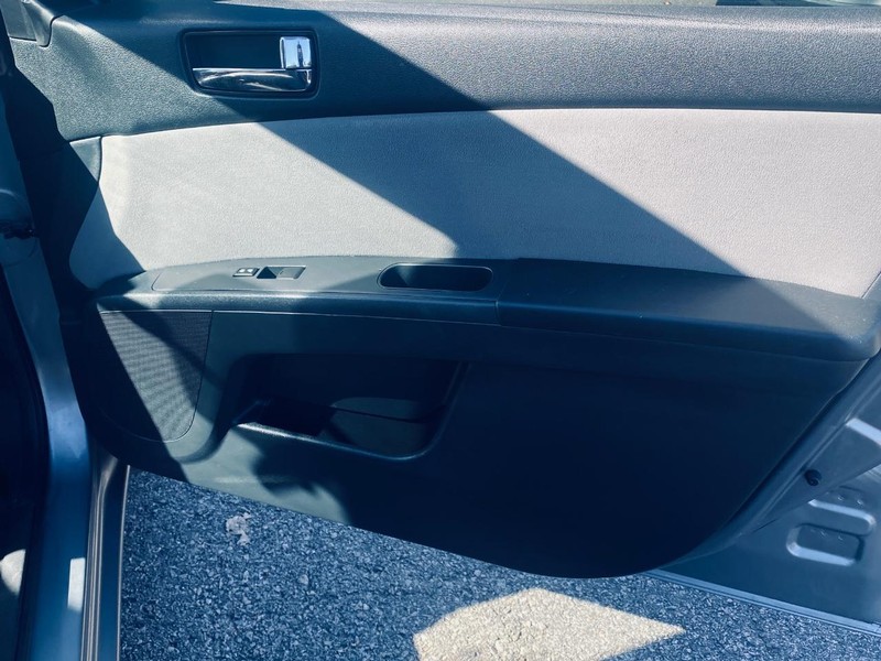 Nissan Sentra Vehicle Full-screen Gallery Image 18