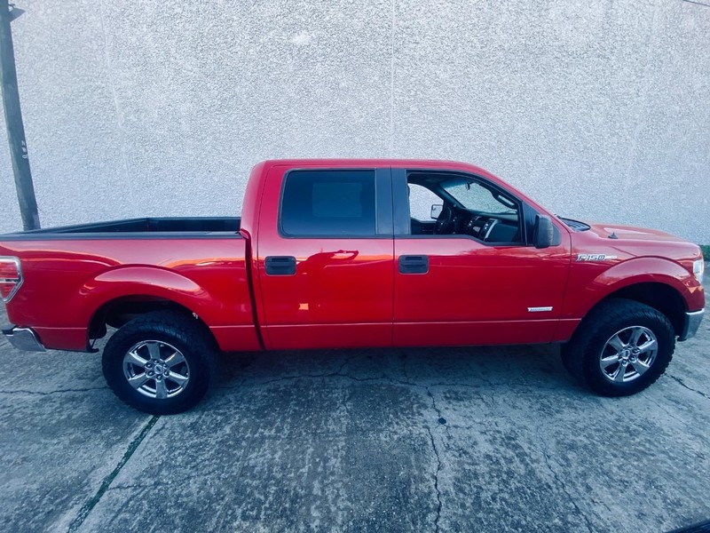 Ford F-150 Vehicle Full-screen Gallery Image 09