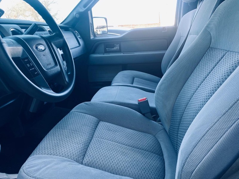 Ford F-150 Vehicle Full-screen Gallery Image 13