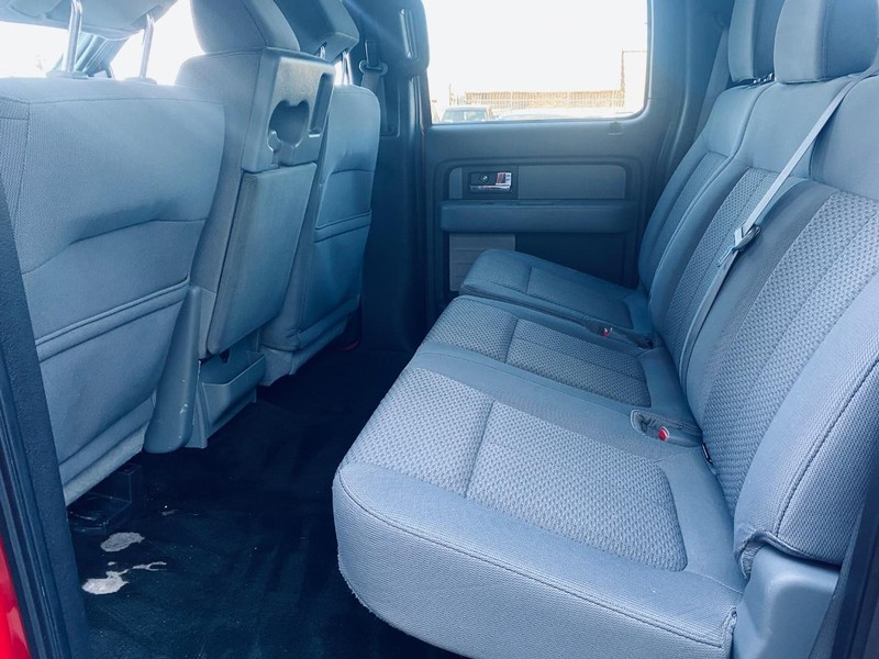 Ford F-150 Vehicle Full-screen Gallery Image 16