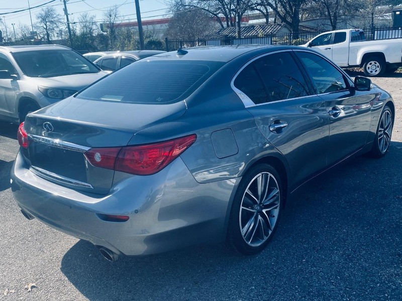 INFINITI Q50 Vehicle Full-screen Gallery Image 03