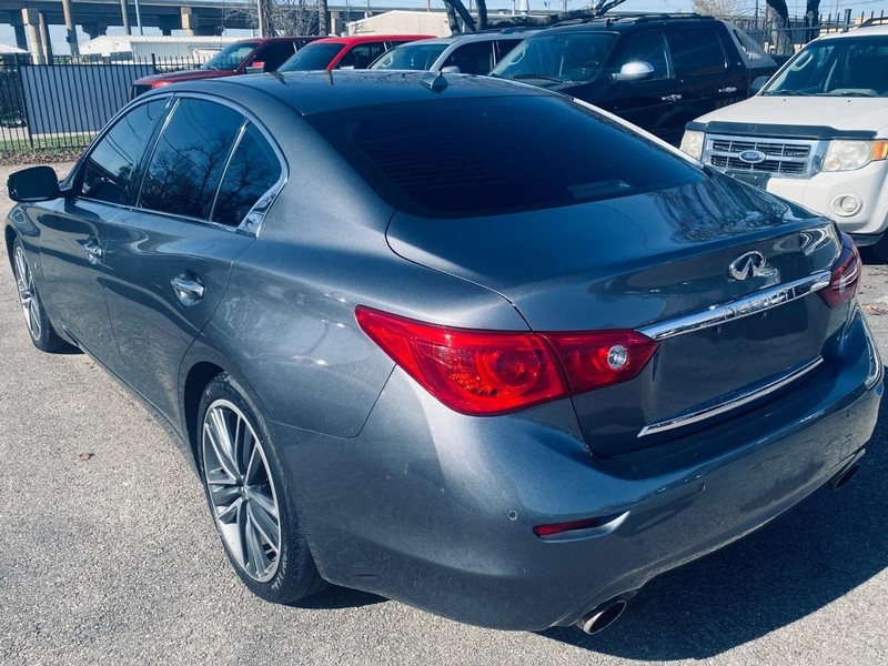 INFINITI Q50 Vehicle Full-screen Gallery Image 06