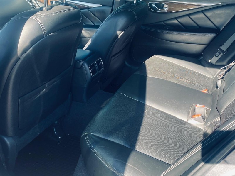 INFINITI Q50 Vehicle Full-screen Gallery Image 12