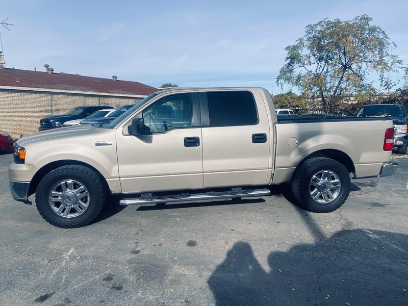 Ford F-150 Vehicle Full-screen Gallery Image 02