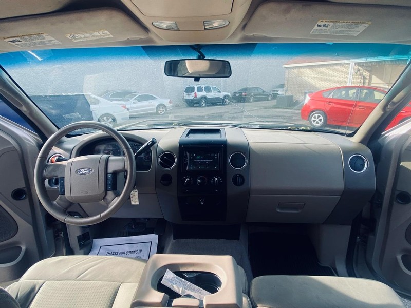 Ford F-150 Vehicle Full-screen Gallery Image 22