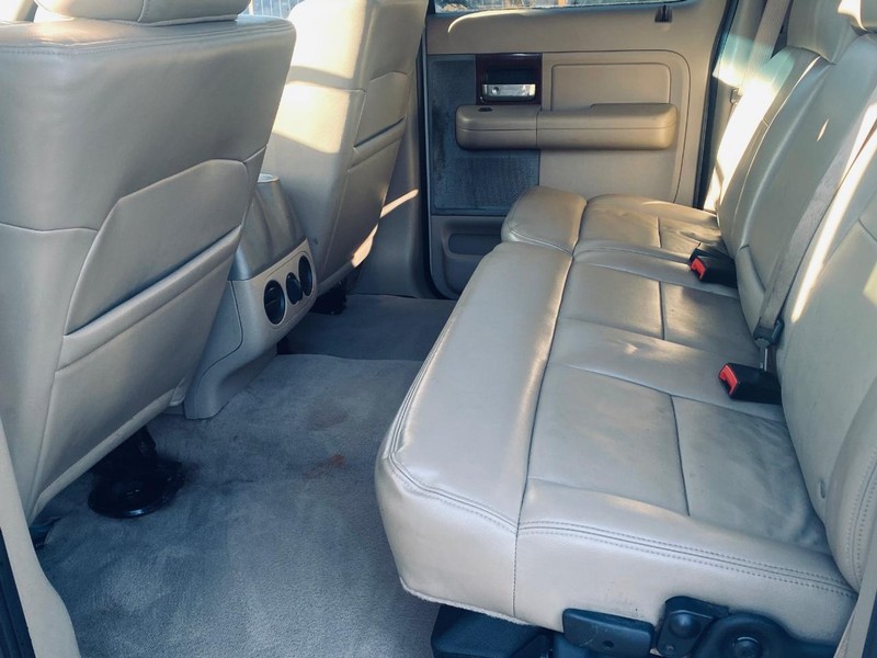 Ford F-150 Vehicle Full-screen Gallery Image 14