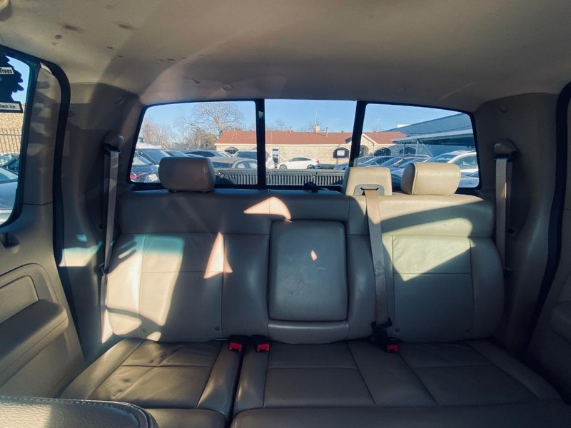 Ford F-150 Vehicle Full-screen Gallery Image 22