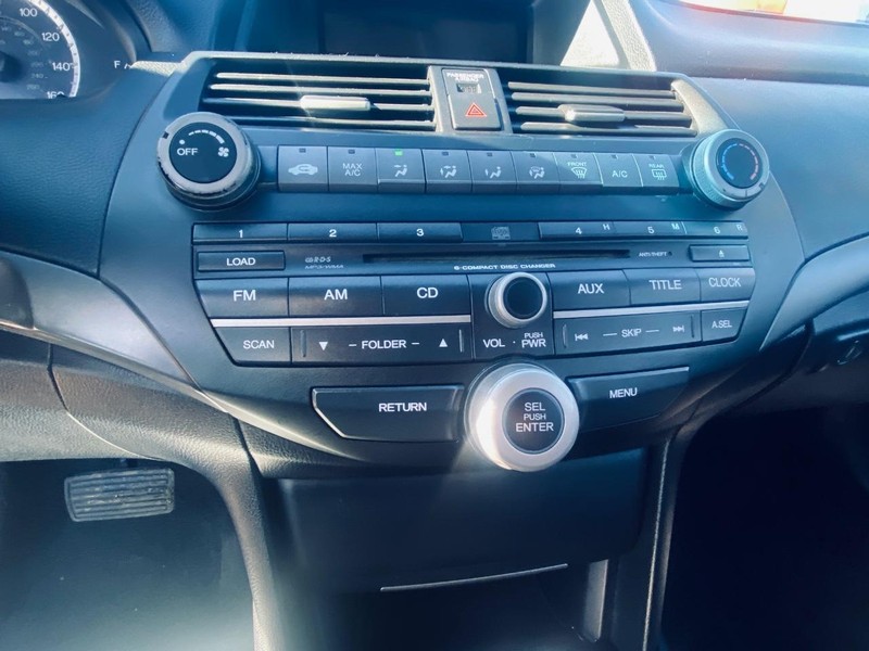 Honda Accord Coupe Vehicle Full-screen Gallery Image 22