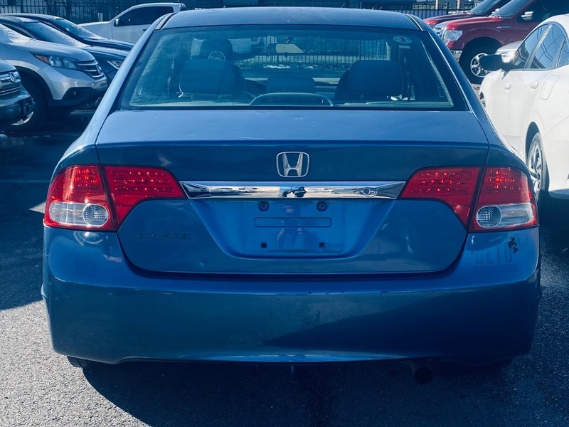 Honda Civic Sedan Vehicle Full-screen Gallery Image 04
