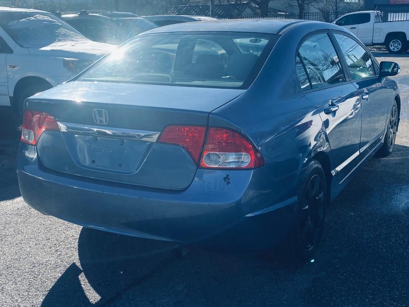 Honda Civic Sedan Vehicle Full-screen Gallery Image 06