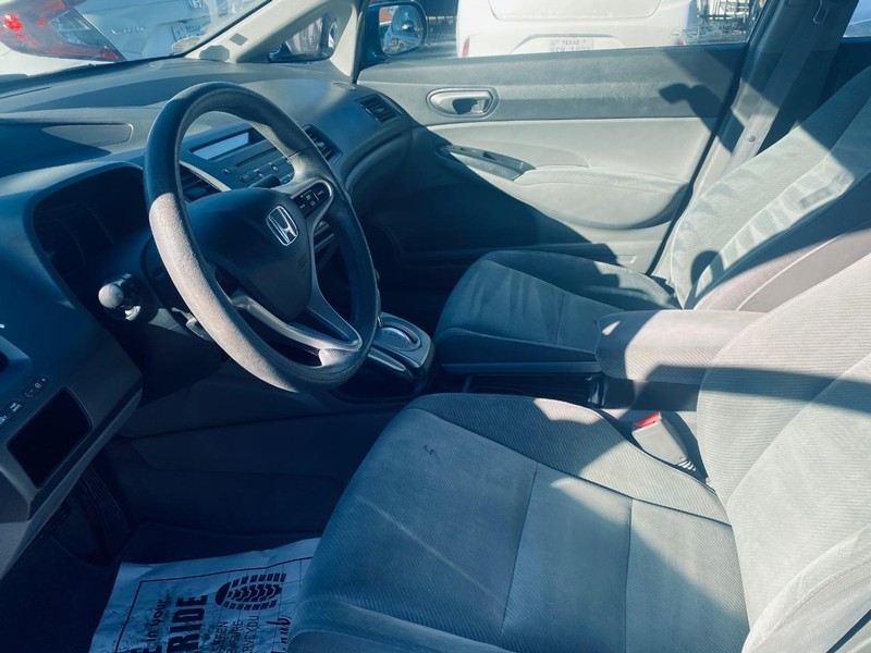 Honda Civic Sedan Vehicle Full-screen Gallery Image 12