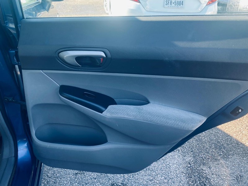 Honda Civic Sedan Vehicle Full-screen Gallery Image 16