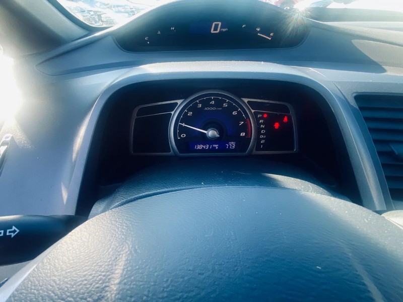 Honda Civic Sedan Vehicle Full-screen Gallery Image 23