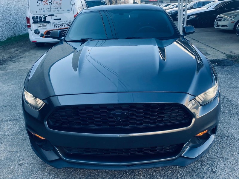 Ford Mustang Vehicle Full-screen Gallery Image 09