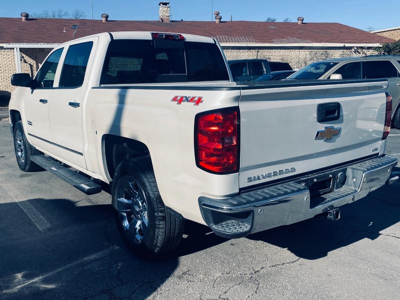 Chevrolet Silverado 1500 Vehicle Full-screen Gallery Image 03