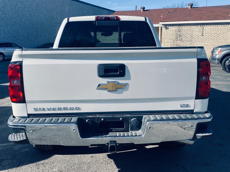 Chevrolet Silverado 1500 Vehicle Full-screen Gallery Image 04