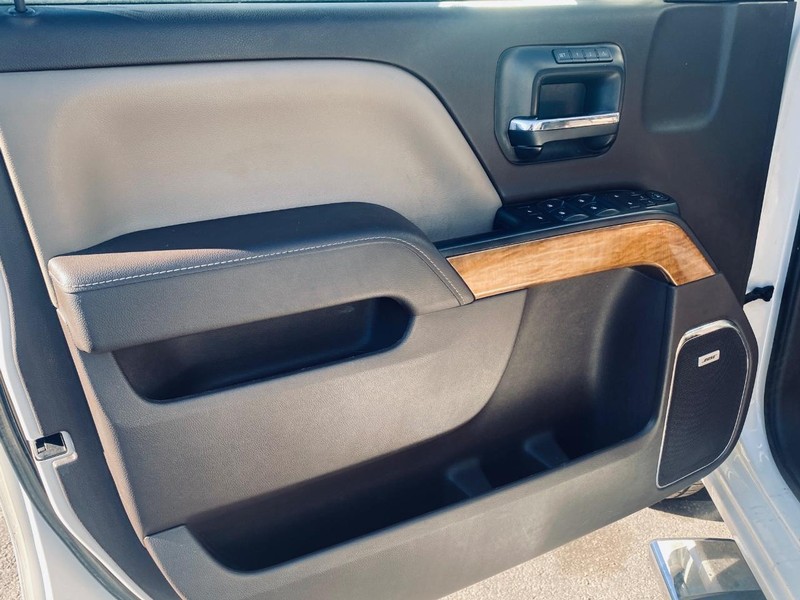 Chevrolet Silverado 1500 Vehicle Full-screen Gallery Image 11