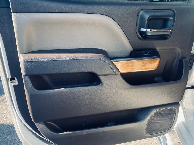 Chevrolet Silverado 1500 Vehicle Full-screen Gallery Image 13
