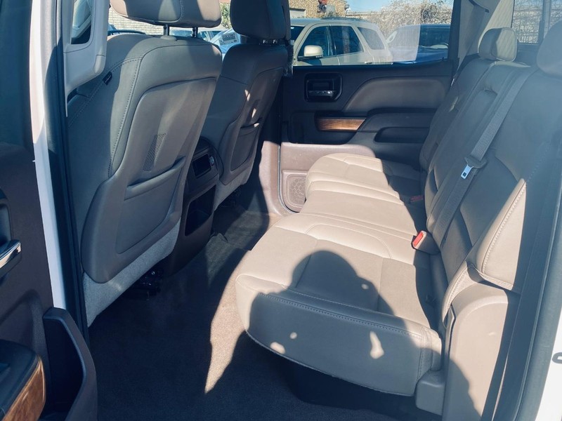Chevrolet Silverado 1500 Vehicle Full-screen Gallery Image 14